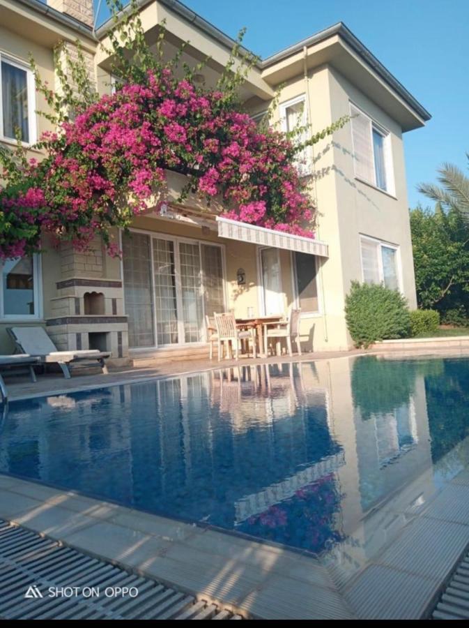 Goldcity Villa With Pool Каргичак Екстер'єр фото